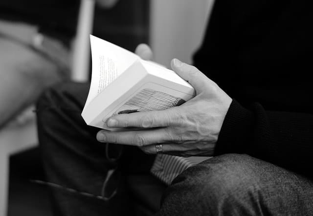 book, read, hands, what is a byline, article, write, examples