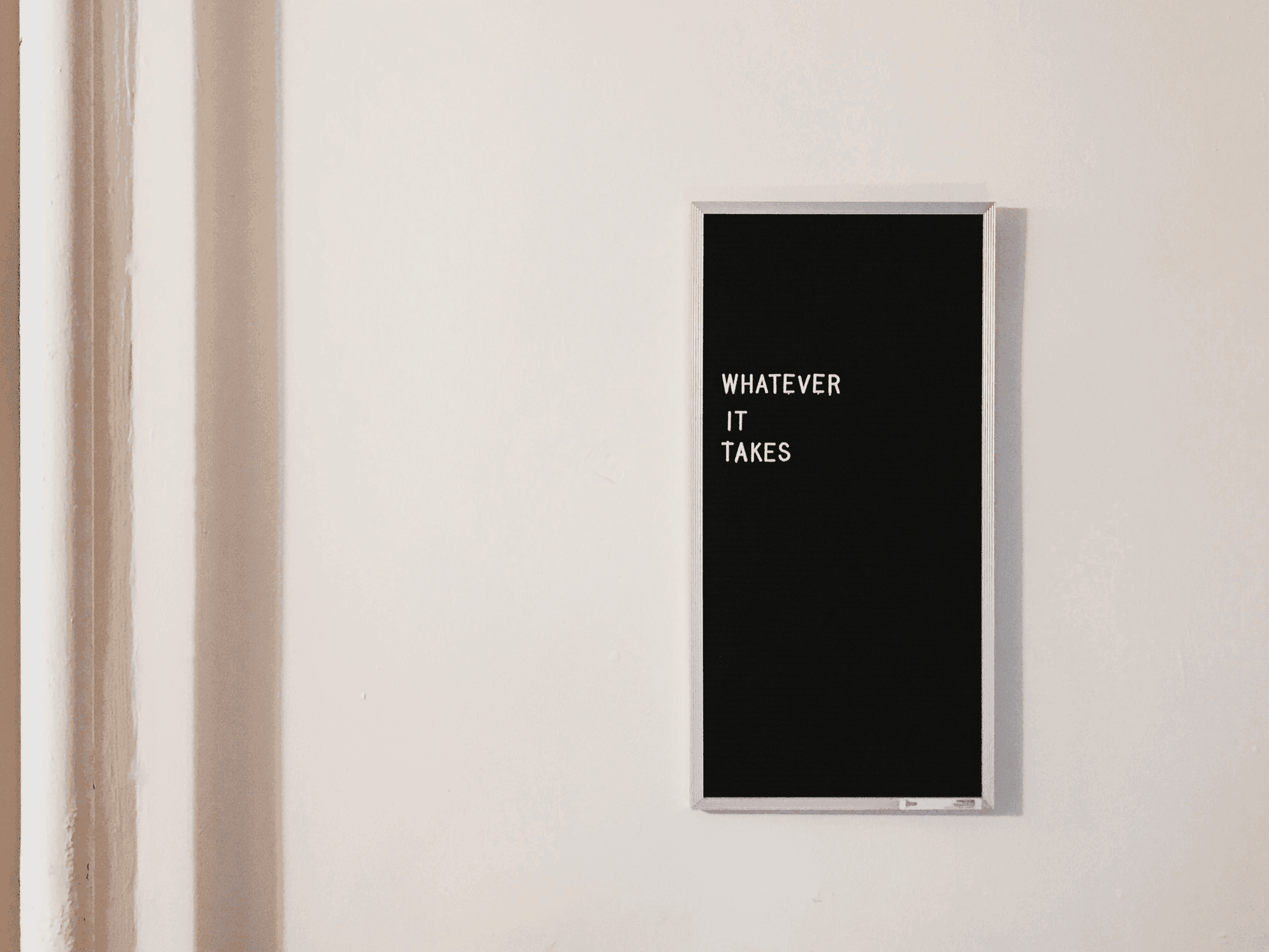 Text, sign.